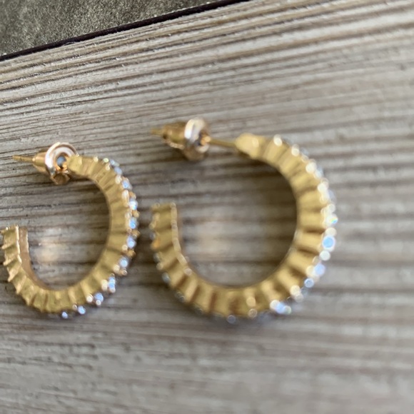 6/$8 NEW Gold Tone Hoop Earrings - Picture 7 of 15